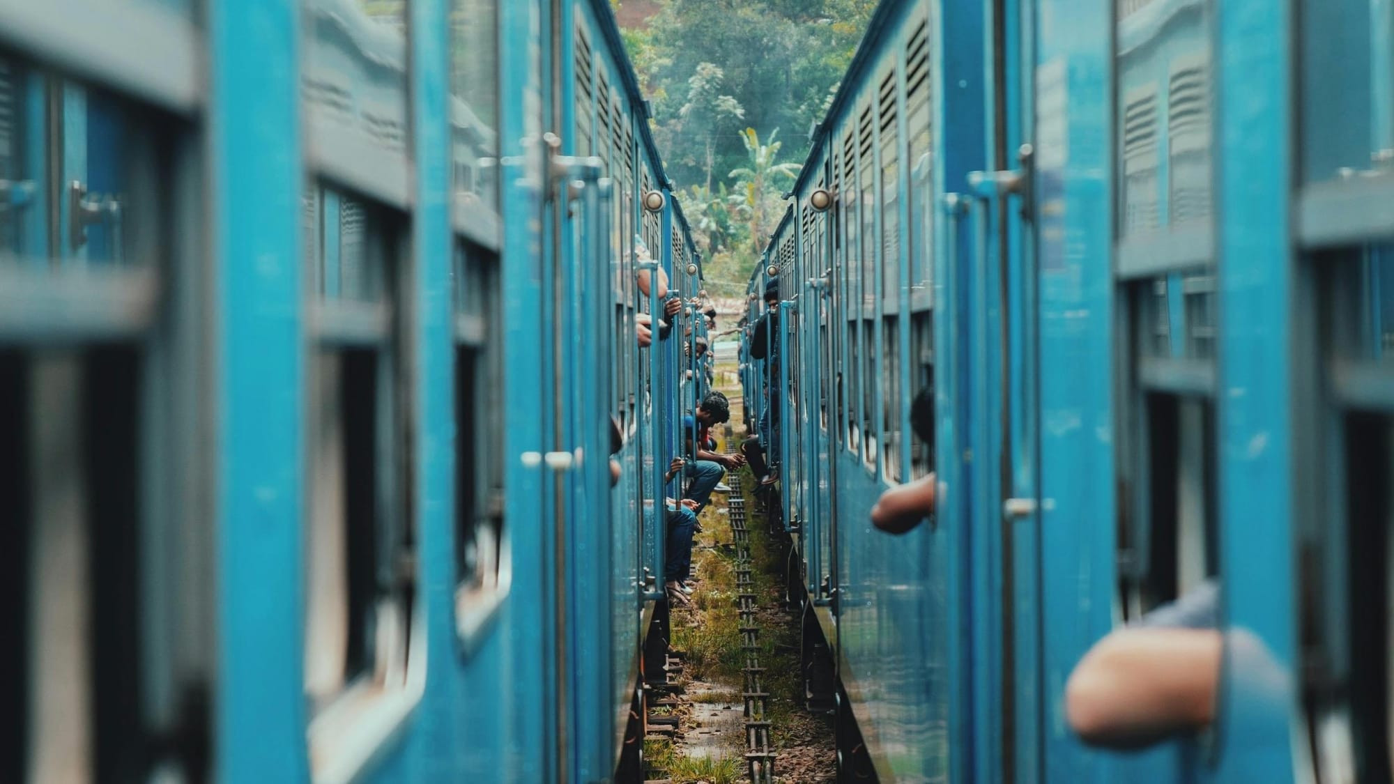 Why Slow Travel Makes You Wiser – How to Travel Sri Lanka by Train