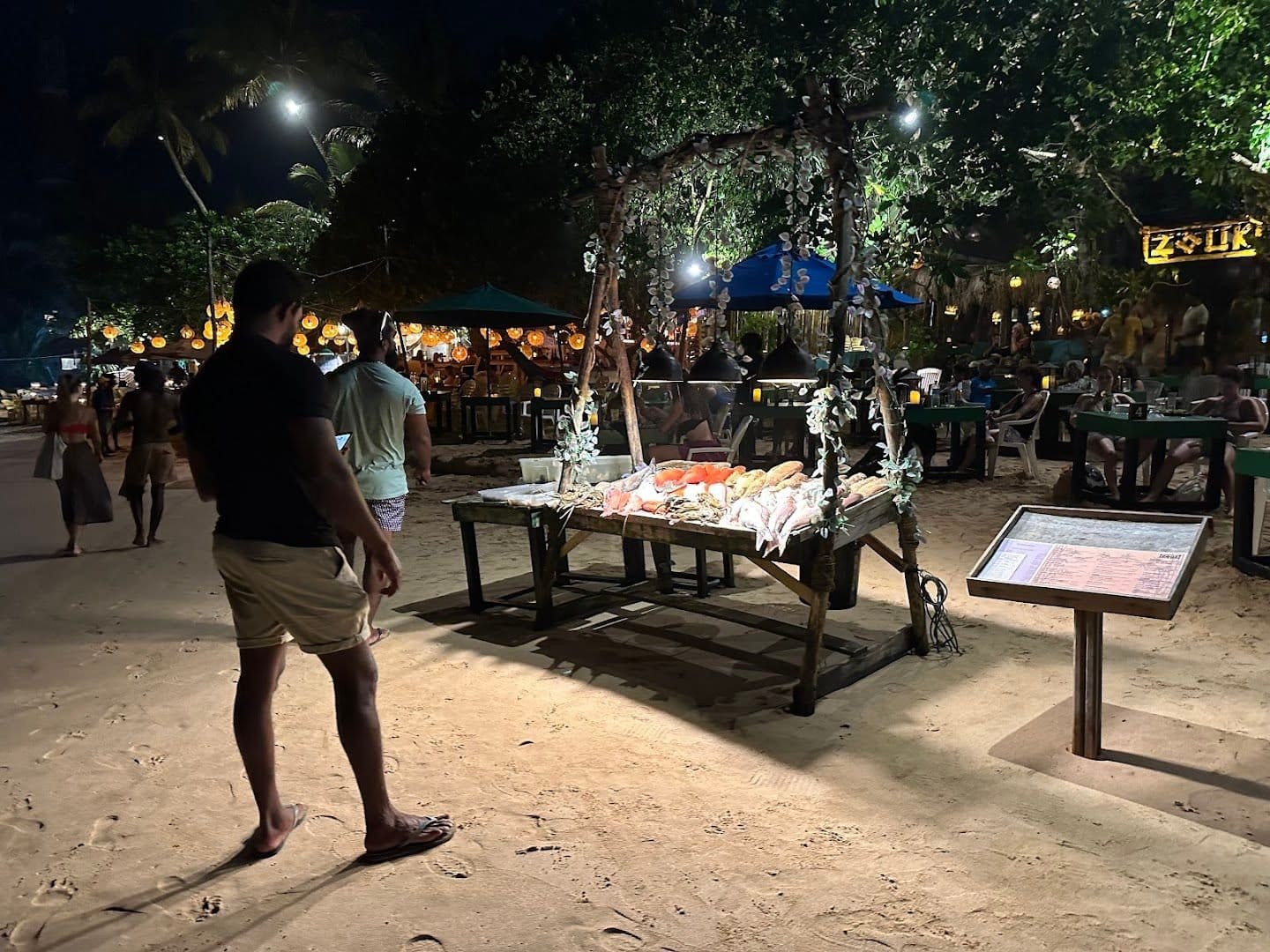 Zouk Mirissa evening atmosphere with lantern lights